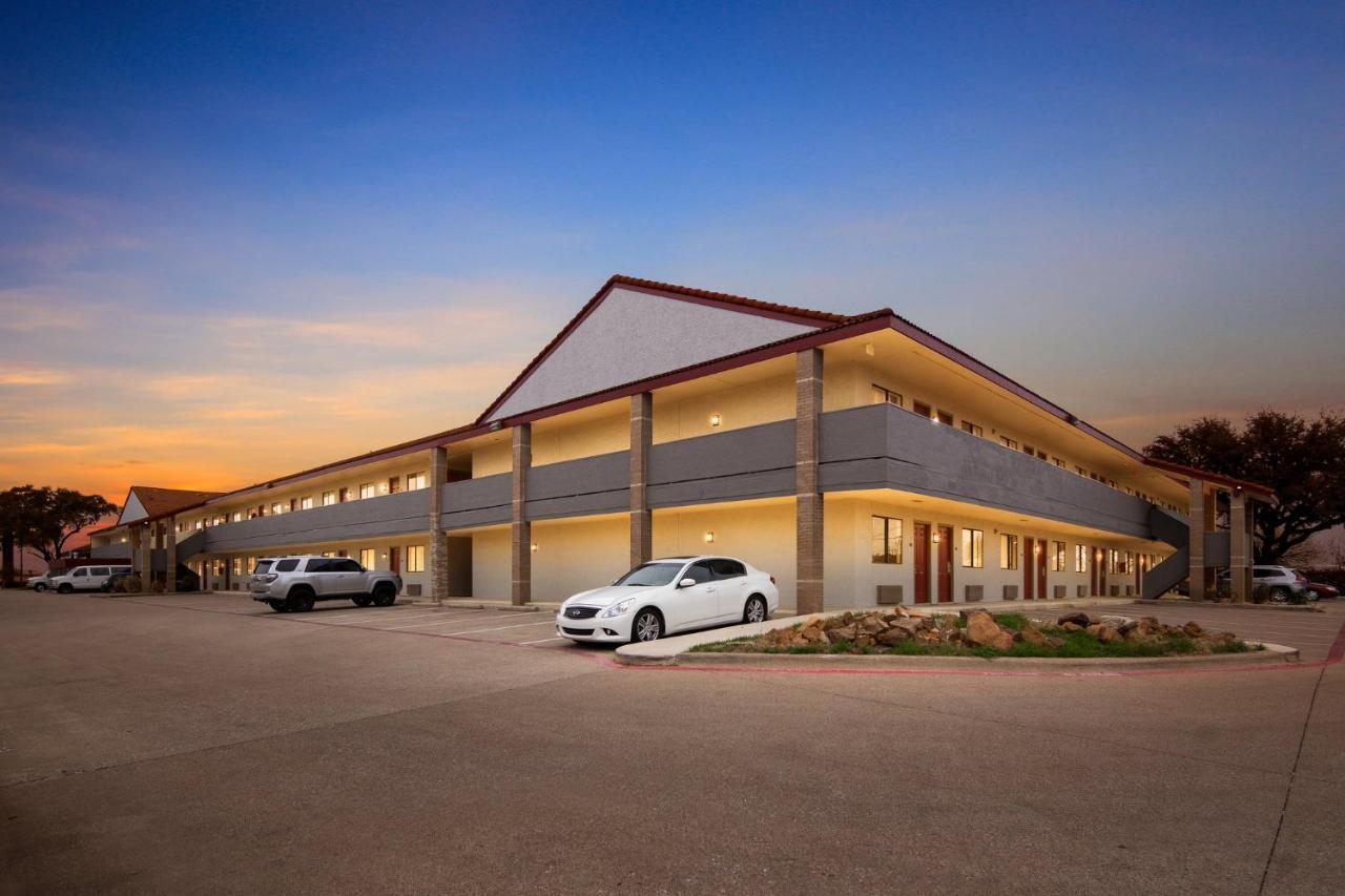 Irving Inn & Suites At Dfw Airport Exterior photo