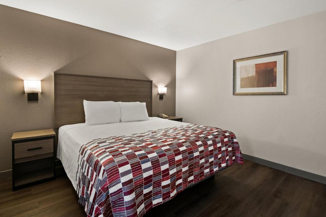 Irving Inn & Suites At Dfw Airport Exterior photo
