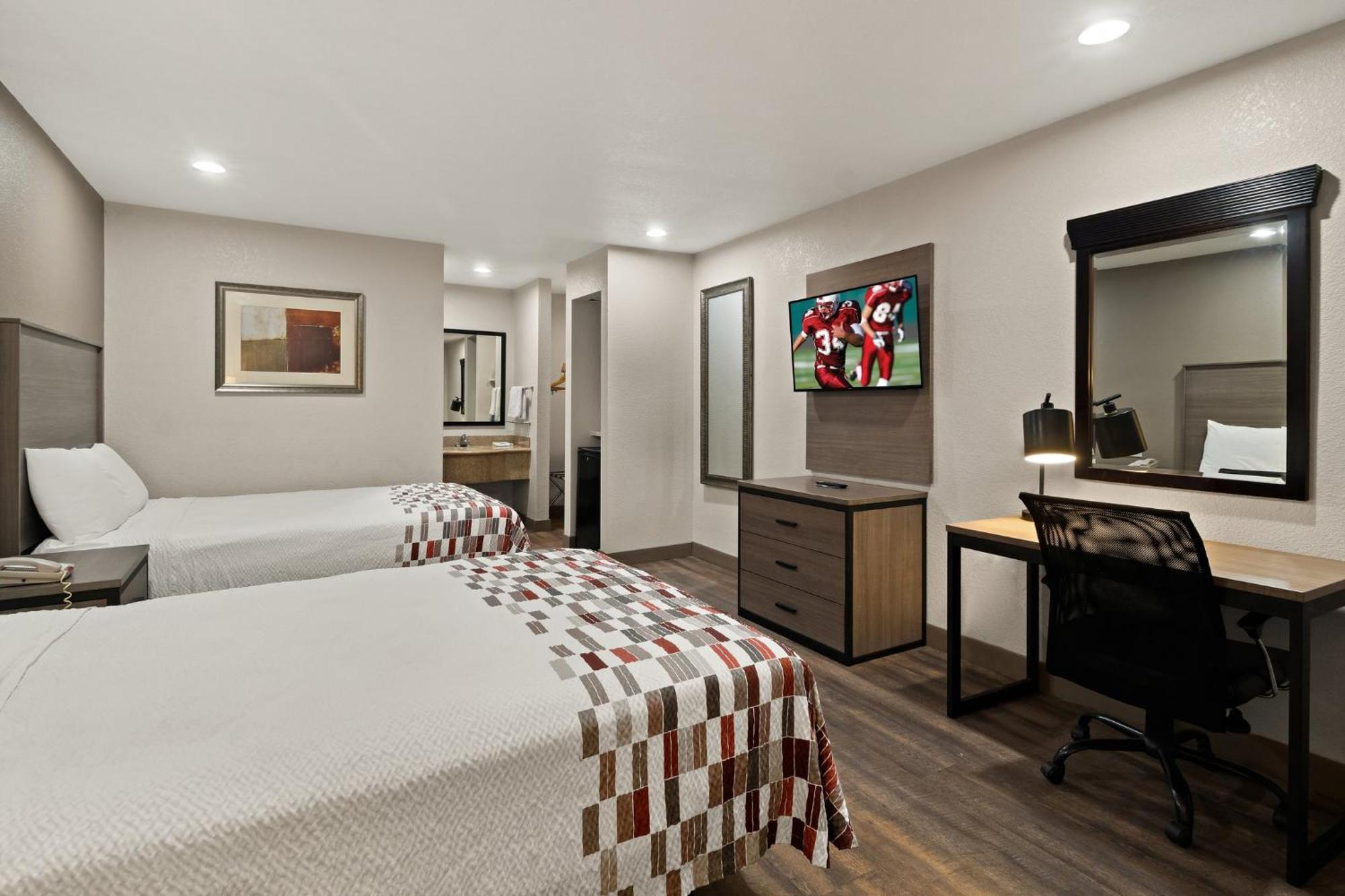 Irving Inn & Suites At Dfw Airport Exterior photo