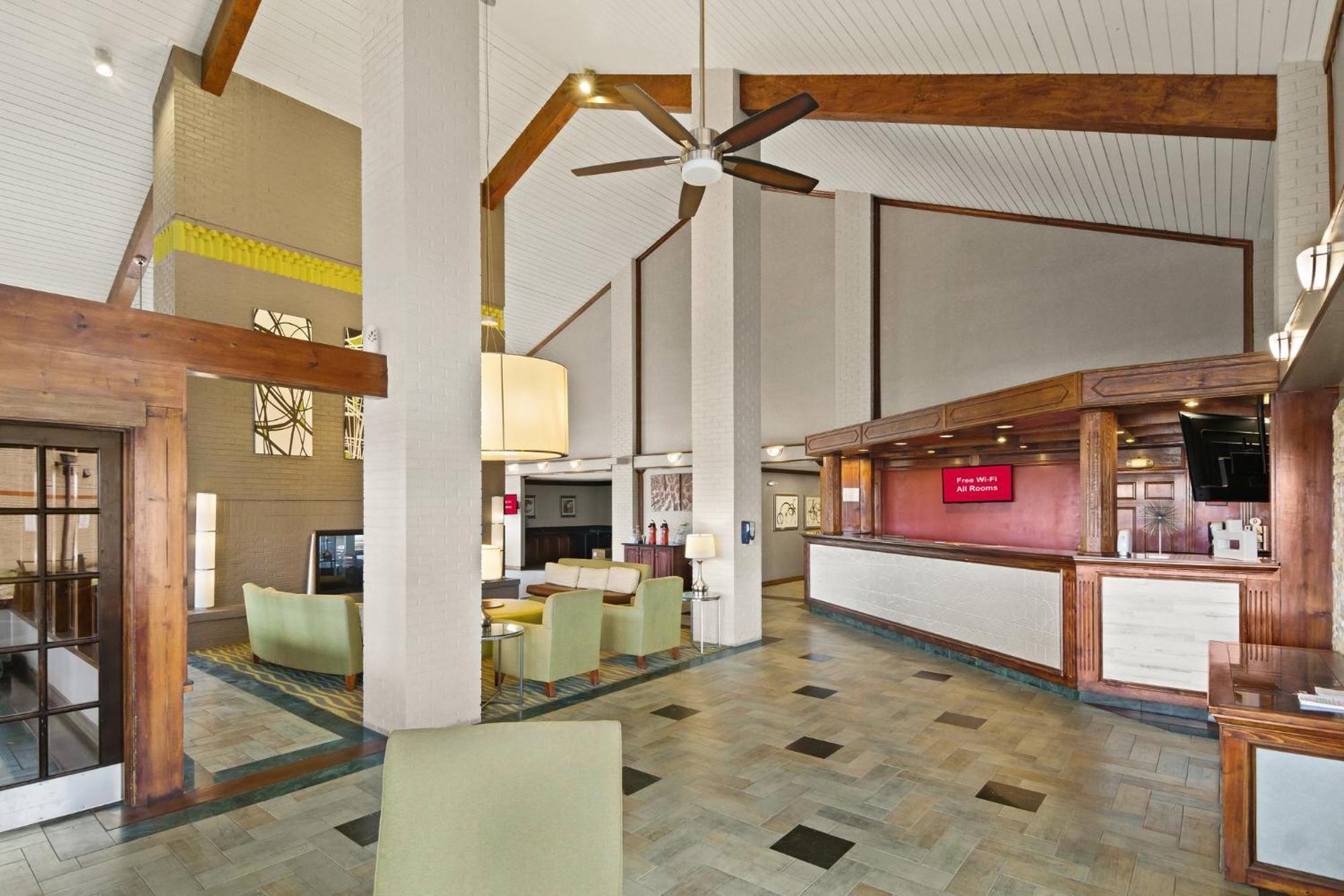 Irving Inn & Suites At Dfw Airport Exterior photo